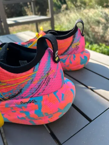 Used Asics Running Shoes bike — image 2 of 7