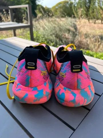 Used Asics Running Shoes bike — image 3 of 7