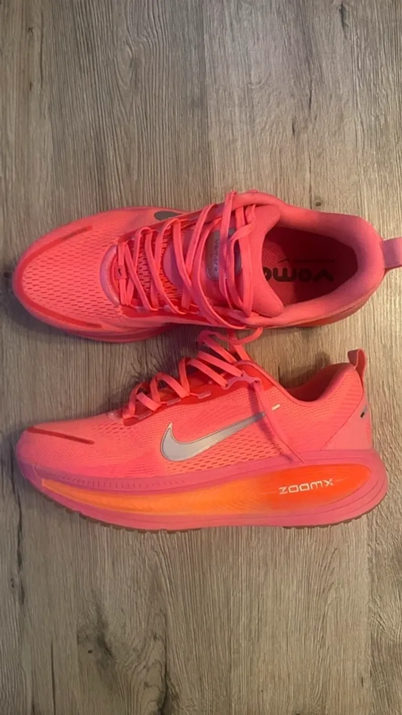 Lightweight Vomero 18 Running Shoes de segunda mano