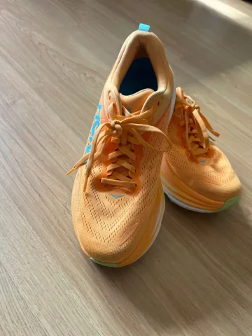 Orange Hoka Laufschuhe bike usato — immagine 1 di 8