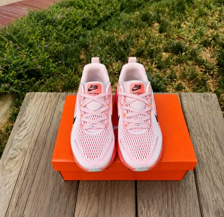 Nike Vomero 18 bike usato — immagine 3 di 5