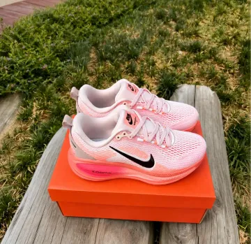 Nike Vomero 18 bike usato — immagine 1 di 5