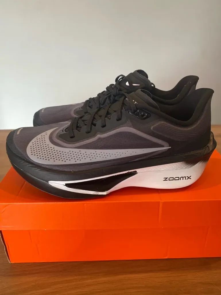 Used Nike Zoom Fly 6 bike — image 2 of 8