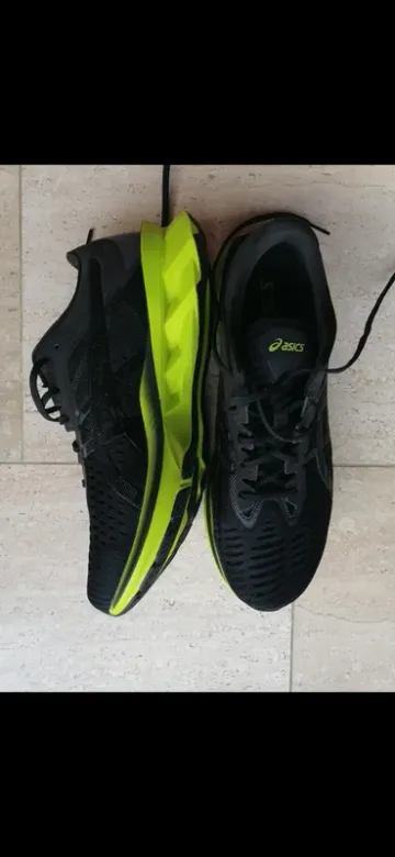 Used Asics Novablast bike — image 1 of 5