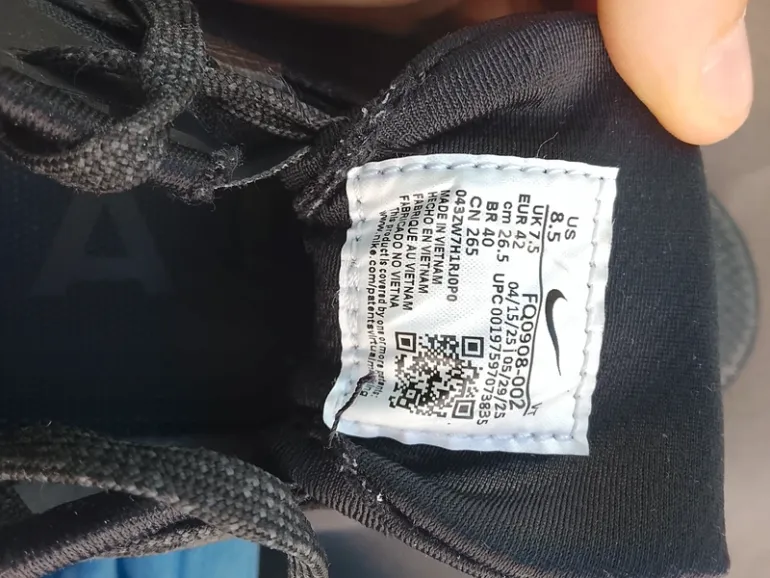 Used Nike Trail Gore-Tex bike — image 2 of 2