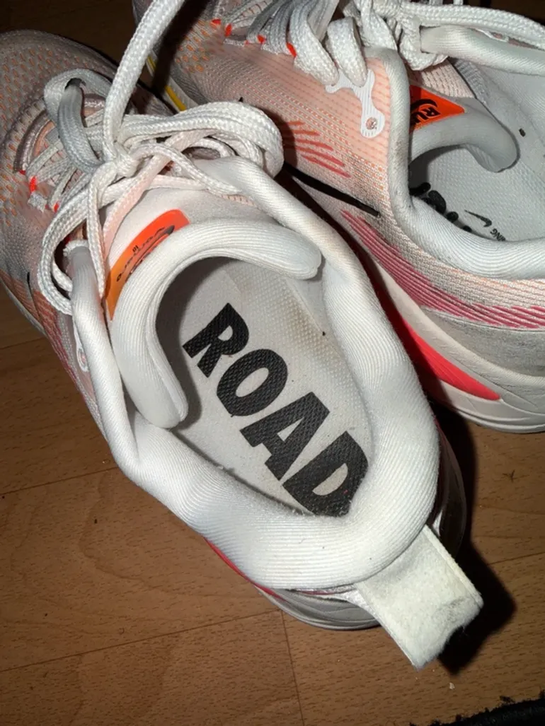 Used Nike Vomero 18 bike — image 5 of 5