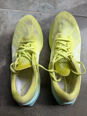 Used Asics Novablast 4 bike — image 4 of 6