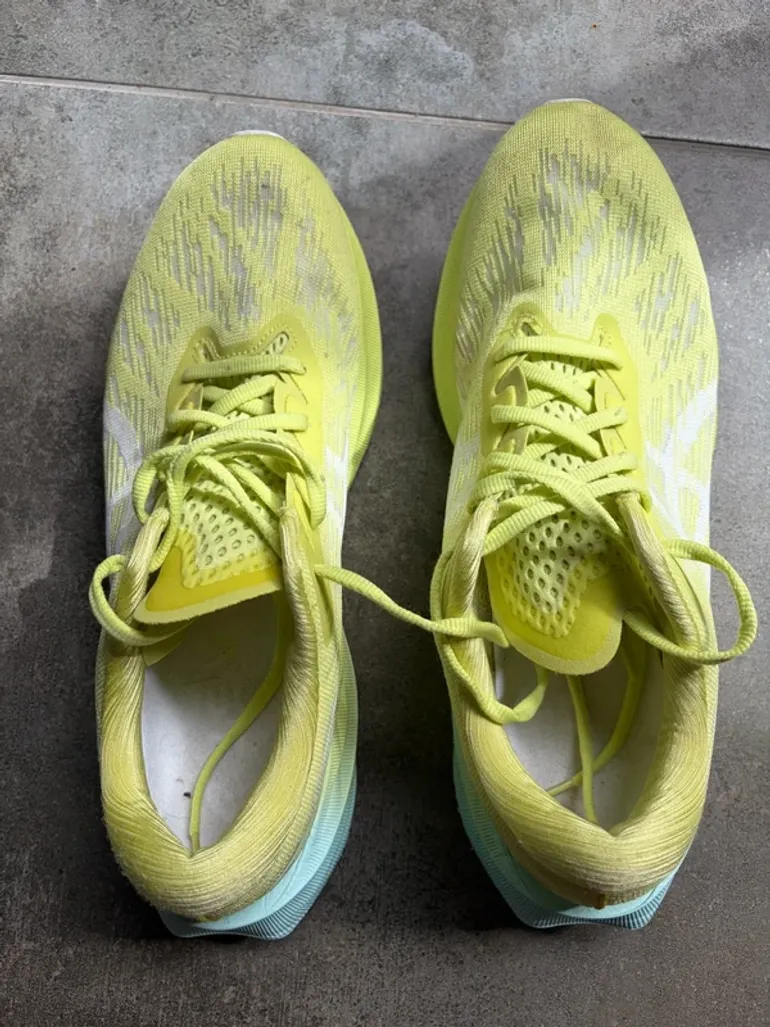 Used Asics Novablast 4 bike — image 4 of 6