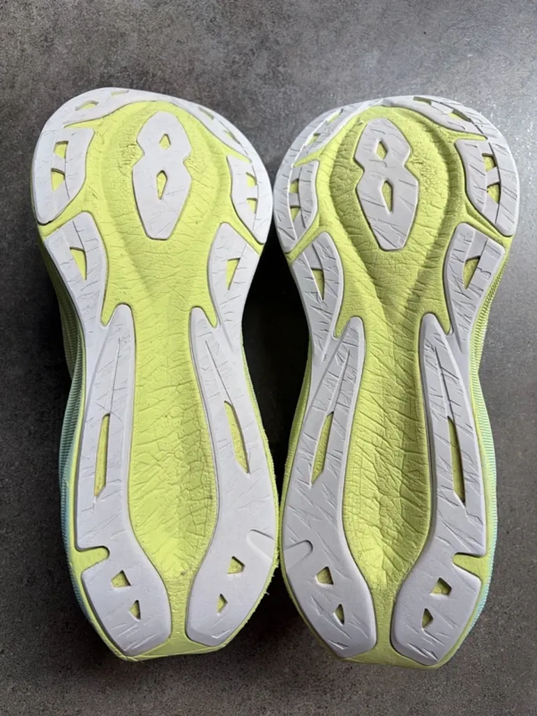 Used Asics Novablast 4 bike — image 5 of 6
