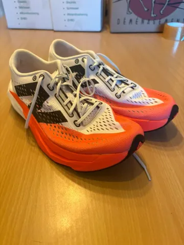 Used New Balance FuelCell SuperComp Elite v5 2025 bike — image 1 of 4