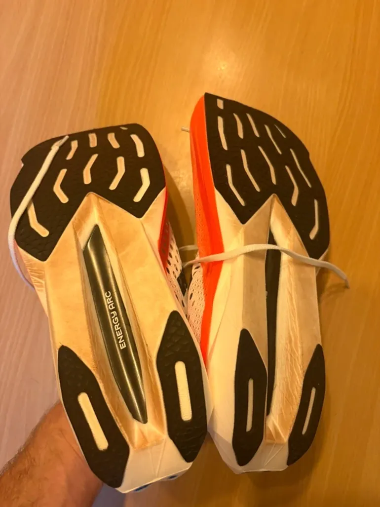 Used New Balance FuelCell SuperComp Elite v5 2025 bike — image 3 of 4