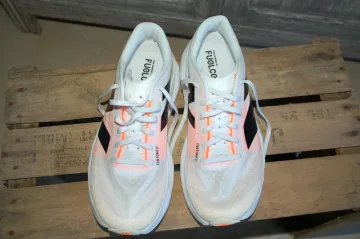 Used New Balance Fuelcell Rebel V4 bike — image 1 of 6