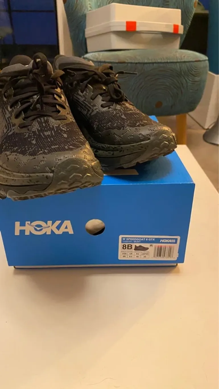Used Hoka Speedgoat 6 GTX bike — image 7 of 8