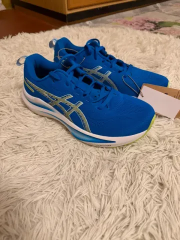 Used Asics Gel Roadmiles 4 bike — image 1 of 7