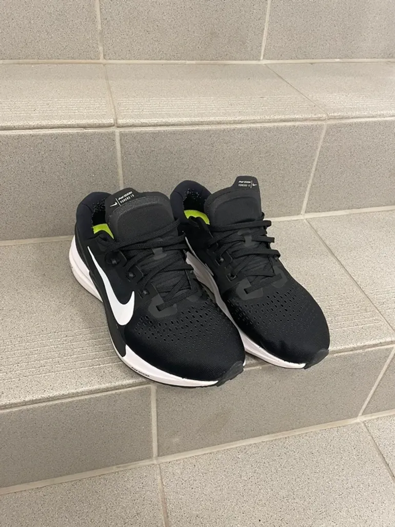 Used Nike Air Zoom Vomero 15 bike — image 2 of 6