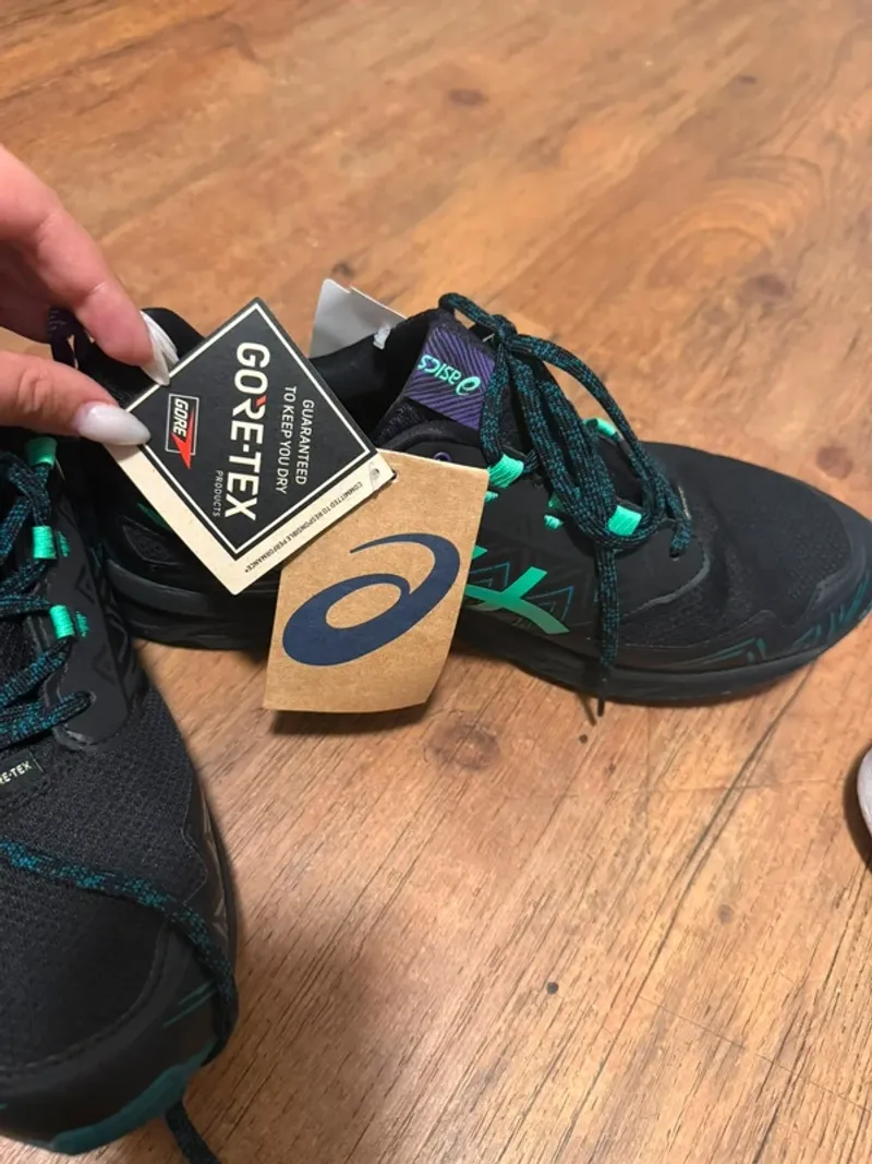 Used Asics Trail Gore-Tex Running Shoes