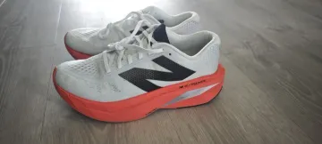 Used New Balance FuelCell SuperComp Trainer v3 bike — image 1 of 3