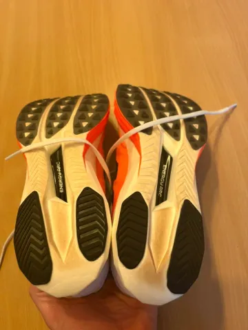 Used New Balance FuelCell Rebel v5 bike — image 3 of 4