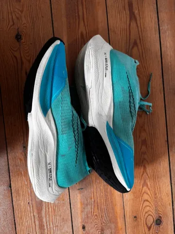 Used Nike Vaporfly Next% 2 bike — image 2 of 5