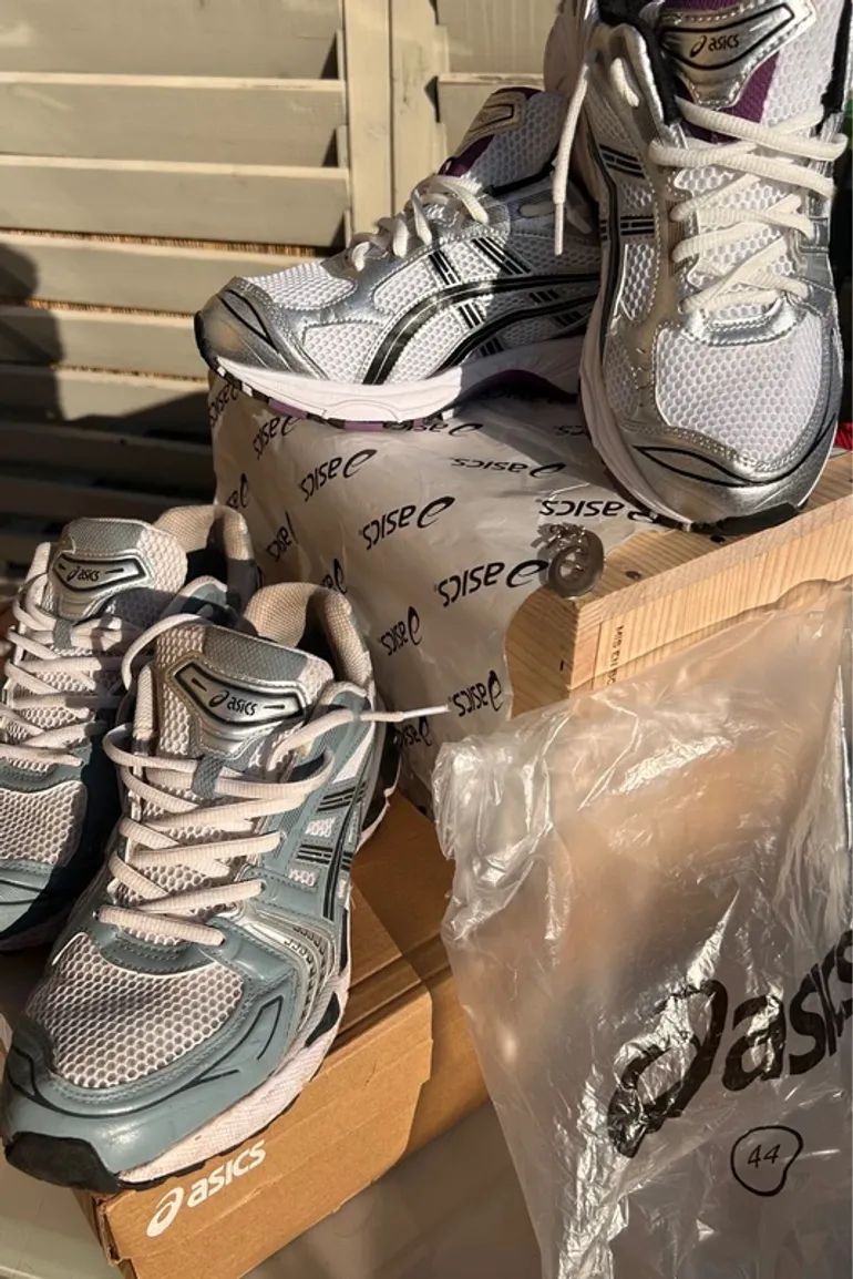 Used Asics Gel-Kayano 14 / Gel-Cumulus 14 bike — image 2 of 8