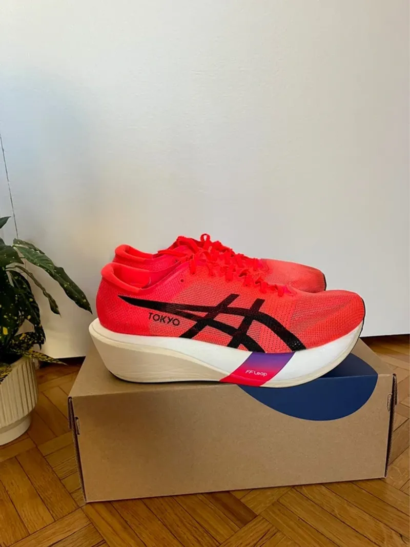 Asics Metaspeed Edge Tokyo Running Shoes d'occasion