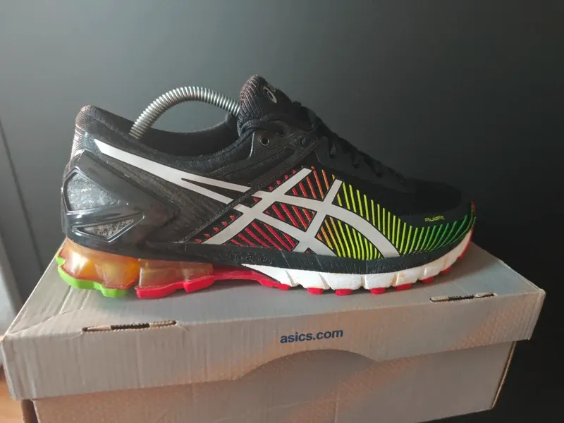 Used Asics GEL-KINSEI 6 Running Shoes