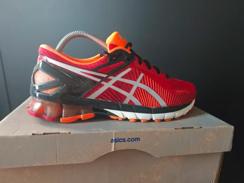 Used Asics GEL-KINSEI 6 Running Shoes