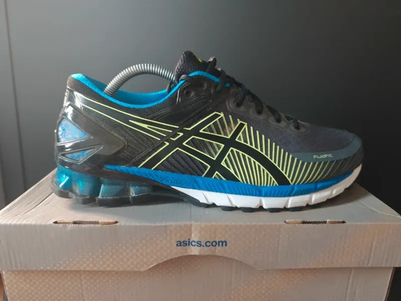 Used Asics GEL-KINSEI 6 Running Shoes
