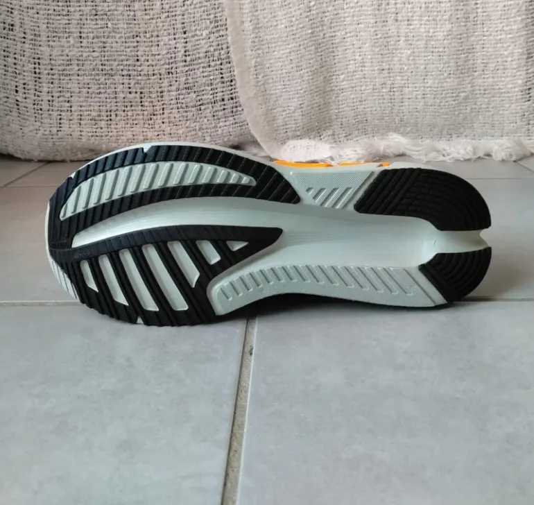 Used Adidas Adistar 4 M bike — image 6 of 6