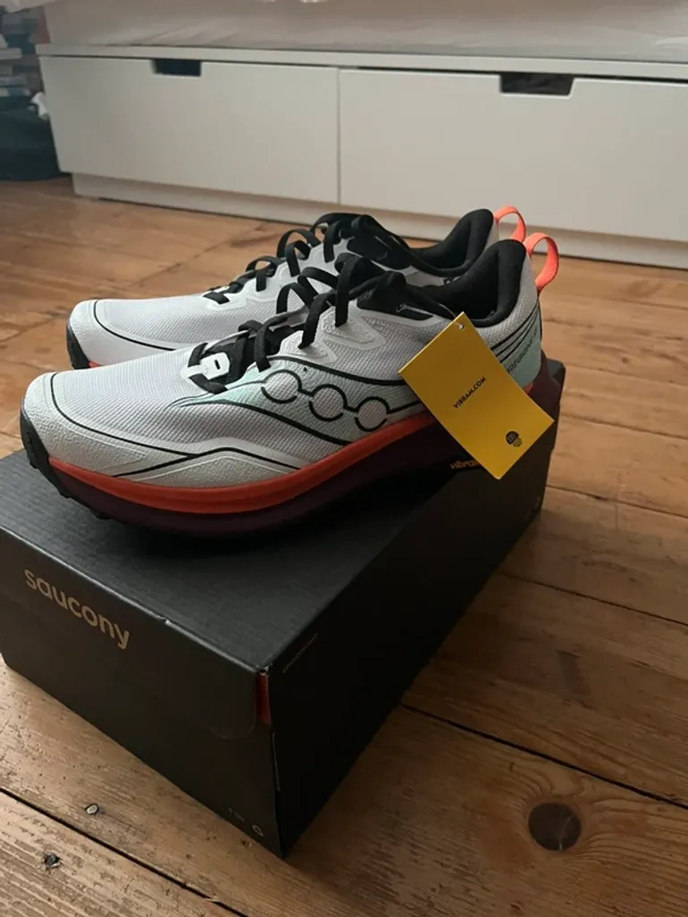 Used Saucony Peregrine 16 bike — image 2 of 5