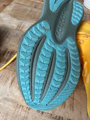 Used Saucony Triumph 23 bike — image 3 of 6