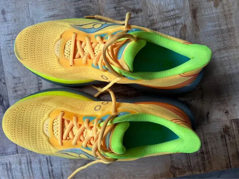 Saucony Triumph 23 Running Shoes d'occasion