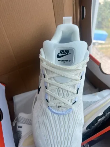 Used Nike ZoomX bike — image 2 of 5