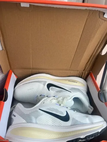 Used Nike ZoomX bike — image 1 of 5