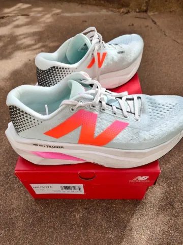 Used New Balance Super Comp Trainer v3 bike — image 1 of 5