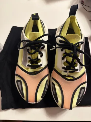 Tweedehands Adidas Ultraboost bike — afbeelding 1 van 5