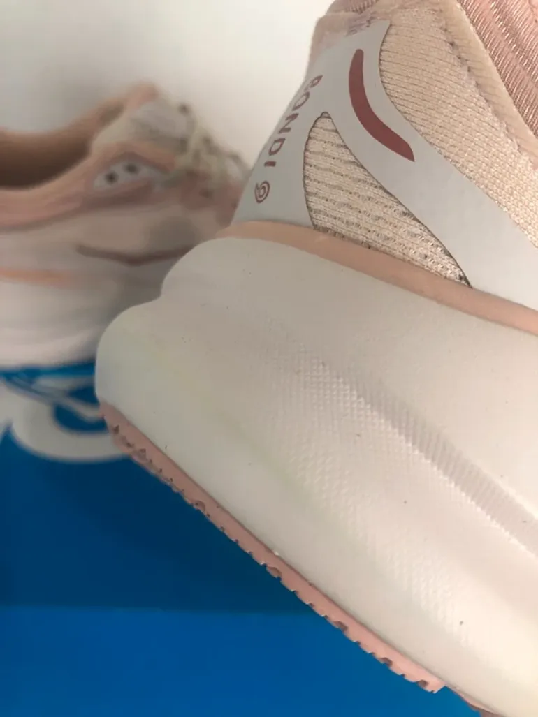 Hoka Bondi 9 bike d'occasion — image 8 sur 11
