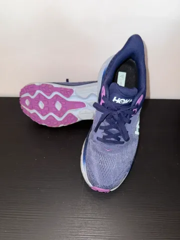 Used Hoka Trail Running Shoes bike — image 4 of 4