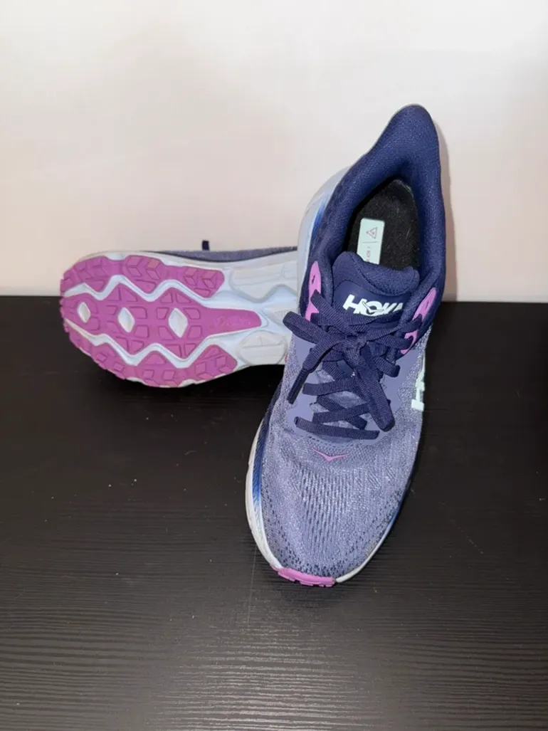Used Hoka Trail Running Shoes bike — image 4 of 4