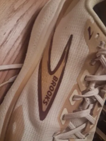 Used Brooks Running Shoes bike — image 4 of 11