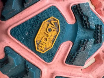 Hoka Mafate Speed 4 bike d'occasion — image 10 sur 11