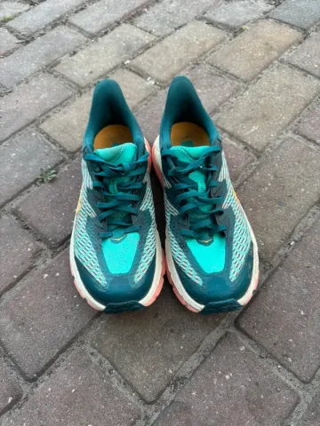 Hoka Mafate Speed 4 bike d'occasion — image 1 sur 11