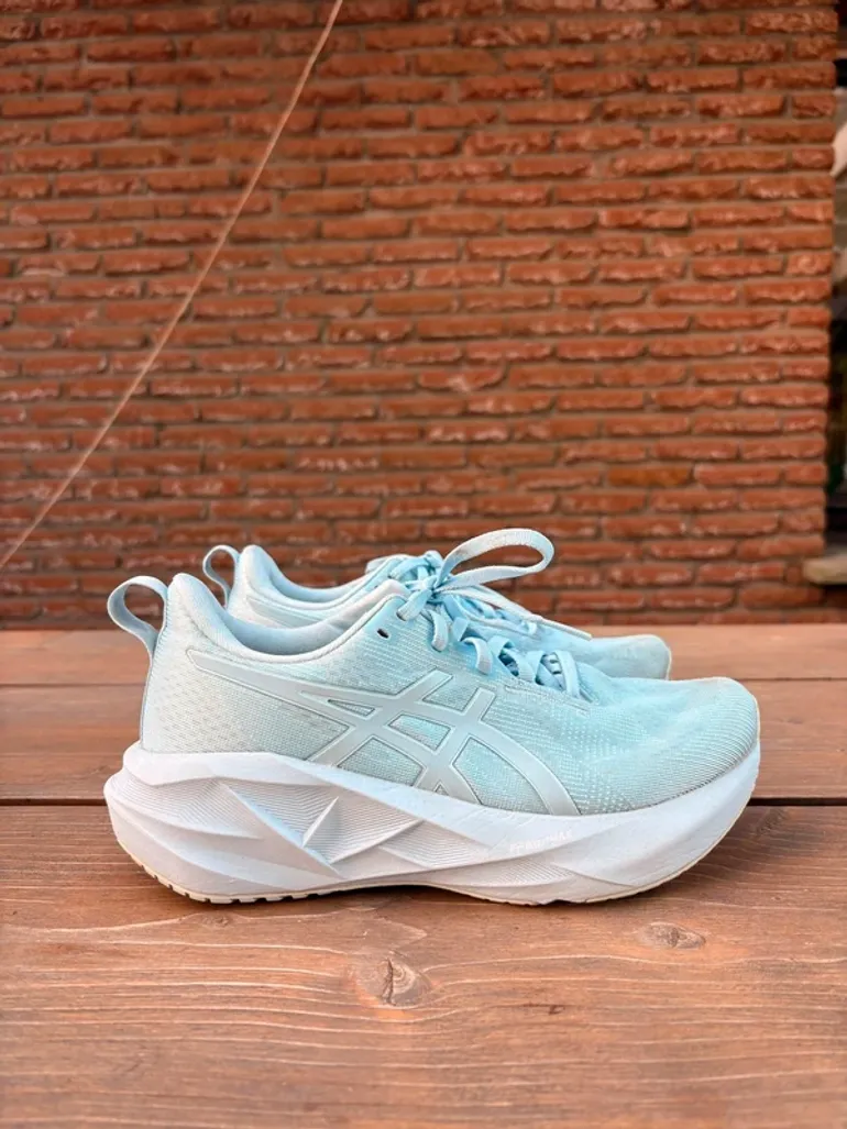 Asics Novablast 5 bike d'occasion — image 5 sur 7