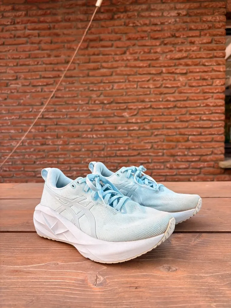 Asics Novablast 5 bike d'occasion — image 3 sur 7