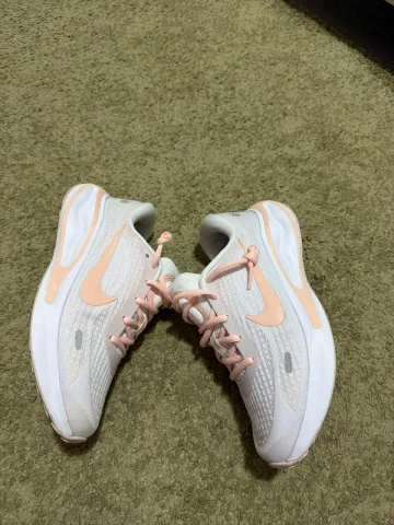 Used Scarpa Nike Running Shoes bike — image 4 of 9