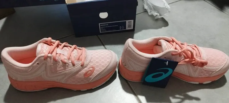 Asics Noosa GS Running Shoes d'occasion