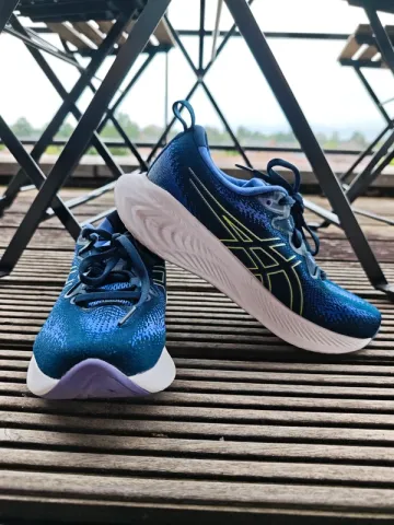 Used Asics Cumulus 25 bike — image 1 of 9