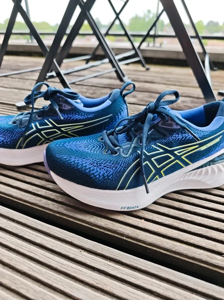 Used Asics Cumulus 25 bike — image 2 of 9