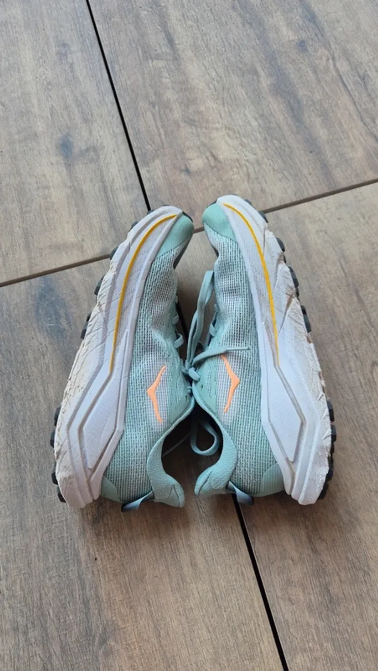 Used Hoka Challenger 8 bike — image 6 of 8