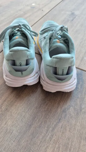 Used Hoka Challenger 8 bike — image 2 of 8